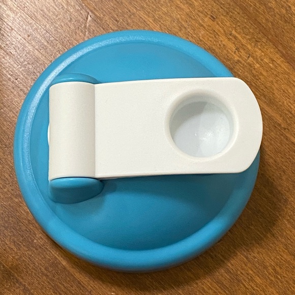 Thrive Life Blue Shaker Bottle - Picture 2 of 6